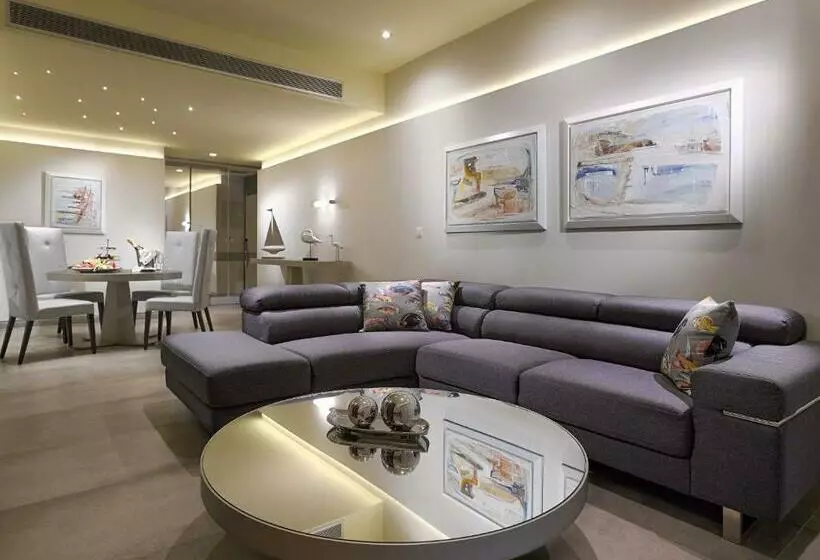 سوئیت پرزیدنت, St Raphael Resort