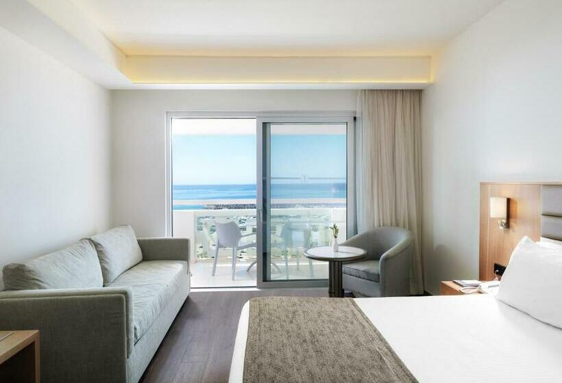 家庭间, St Raphael Resort