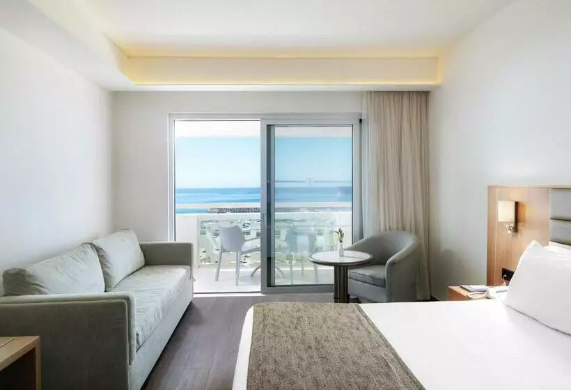 اتاق خانوادگی, St Raphael Resort