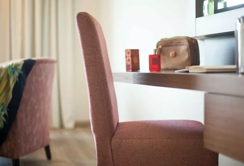 اتاق استاندارد با چشم‌انداز دریا, St Raphael Resort