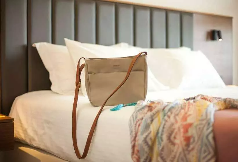 اتاق استاندارد با چشم‌انداز دریا, St Raphael Resort