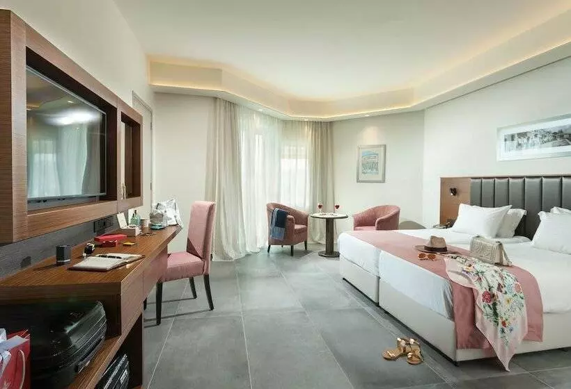 اتاق استاندارد با چشم‌انداز دریا, St Raphael Resort