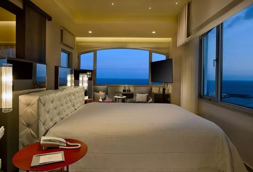 سوئیت پرزیدنت, St Raphael Resort