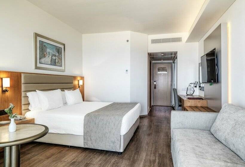 家庭间, St Raphael Resort