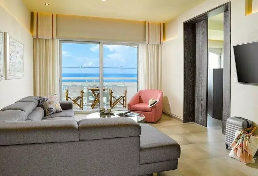 سوئیت پرزیدنت, St Raphael Resort
