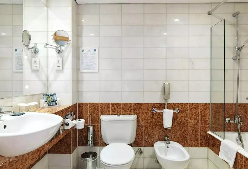 اتاق اجرایی, St Raphael Resort