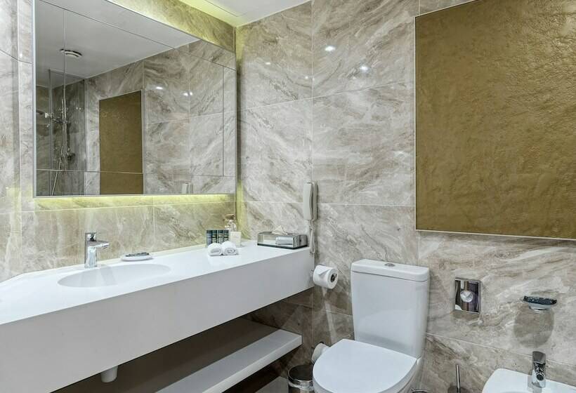 家庭间, St Raphael Resort