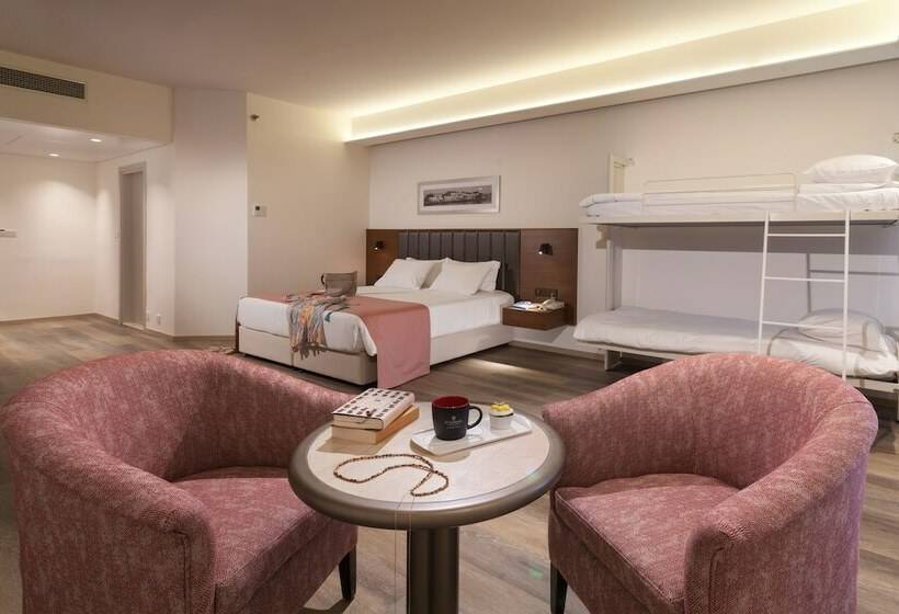 家庭间, St Raphael Resort