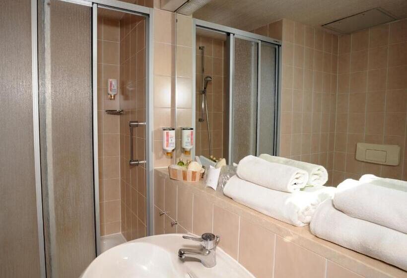 标准间, Am Marschiertor