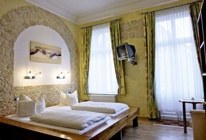 Номер Стандарт, Deutsches Haus