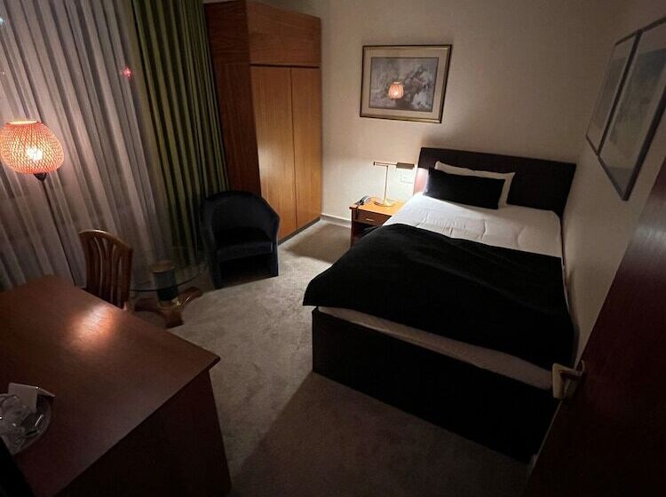 패밀리 룸, Exquisit