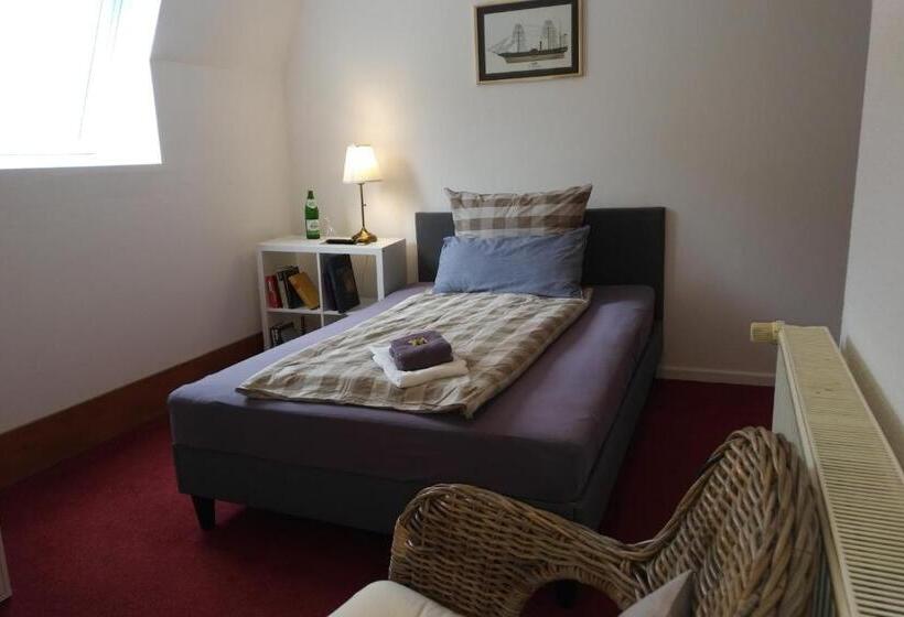 Номер Стандарт Индивидуальный, Hoffmanns Holsteinisches Haus