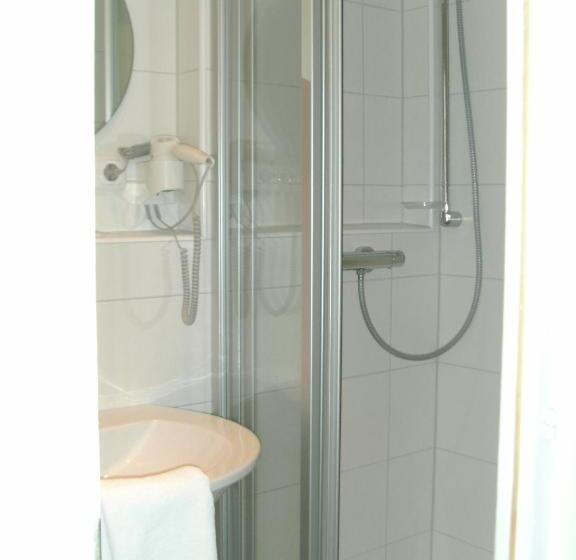 四人标准间, Meyn