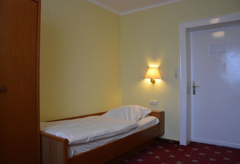 标准单人间, Meyn