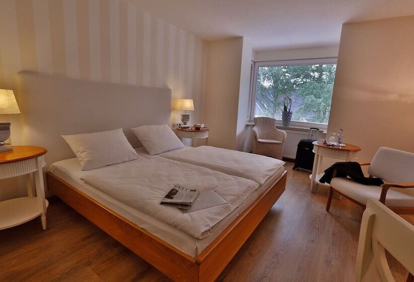 غرفة قياسية, & Restaurant Schröder