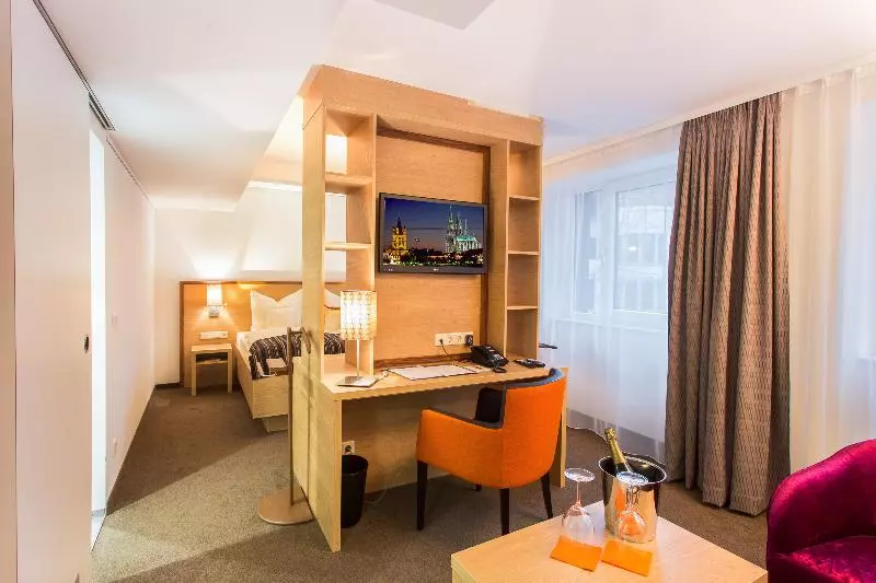 Juniorsviitti, Stadthotel Am Römerturm