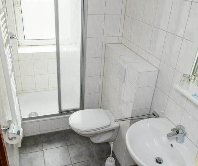 דירת חדר, Zwehrener Hof