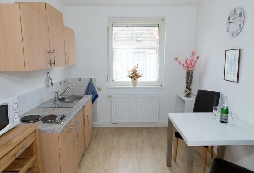 דירת חדר, Zwehrener Hof