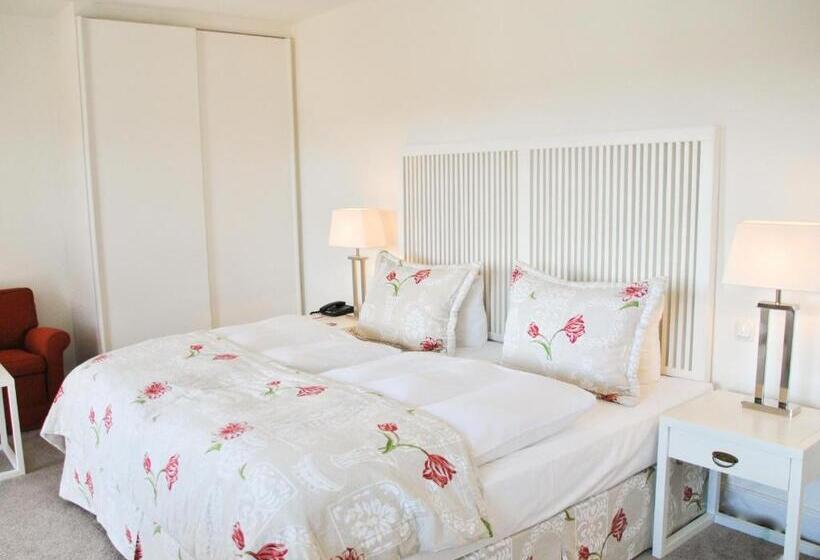 Classic Interior Room, Strandhotel Miramar