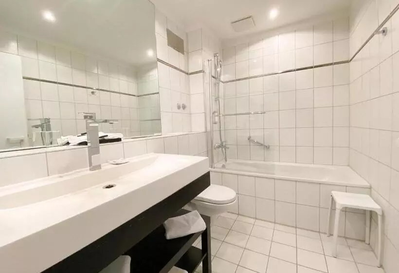 Classic Interior Room, Strandhotel Miramar