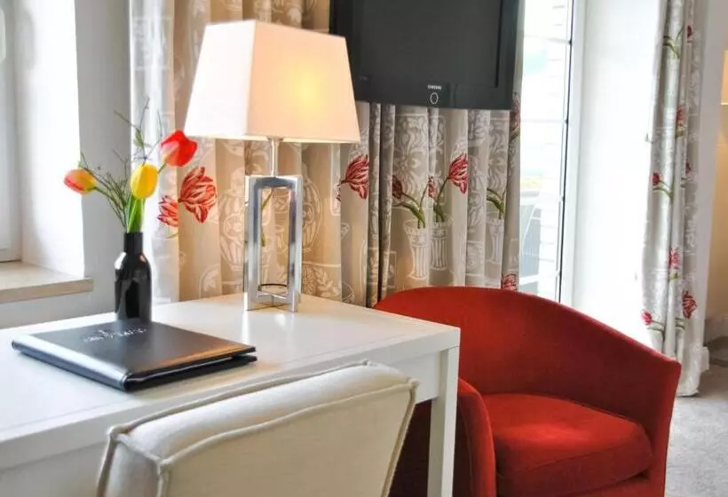 Classic Interior Room, Strandhotel Miramar