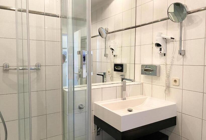 اتاق استاندارد یک نفره با چشم‌انداز دریا, Strandhotel Miramar