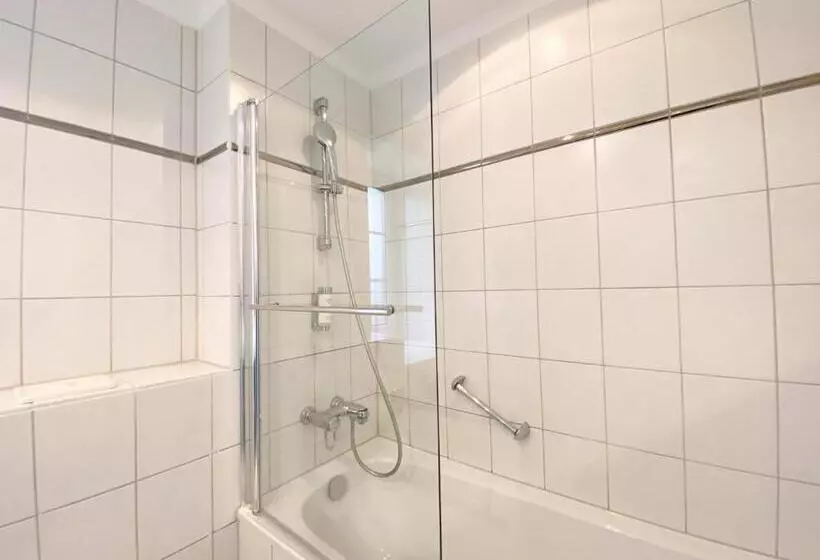 Sviitti Näkymä, Strandhotel Miramar
