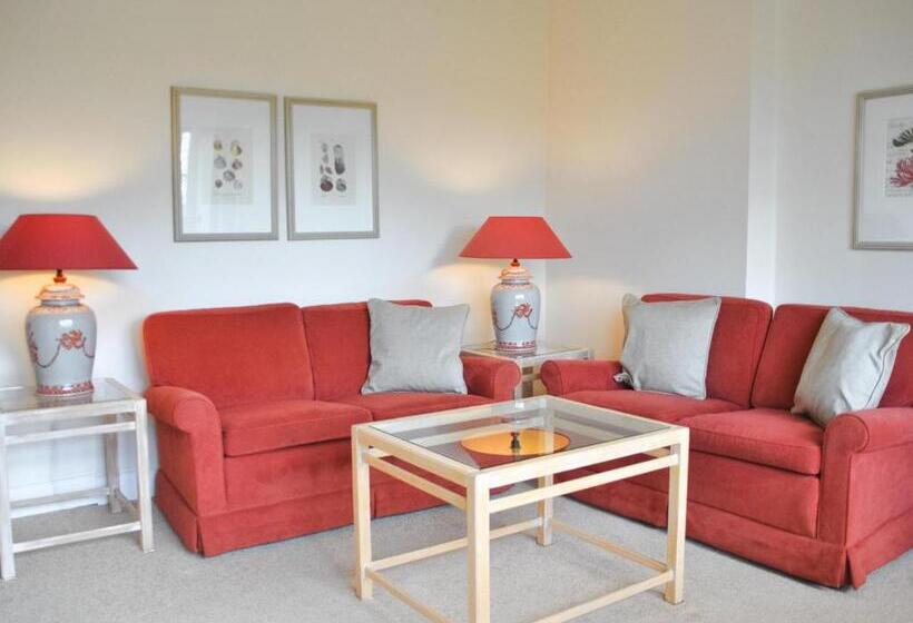 سوئیت با چشم‌انداز, Strandhotel Miramar