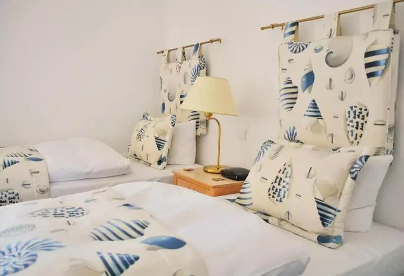 Perhehuone, Strandhotel Miramar