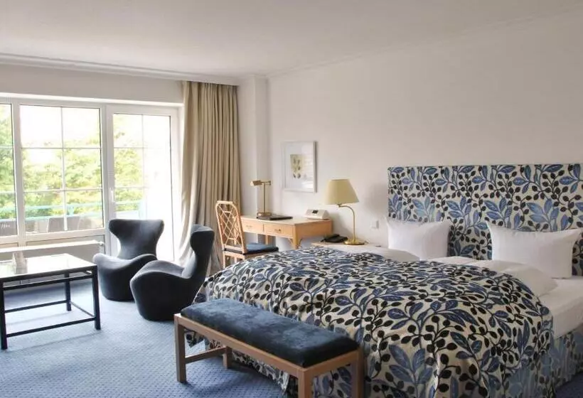 Perhehuone, Strandhotel Miramar