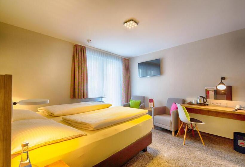 חדר סטנדרט, Azenberg