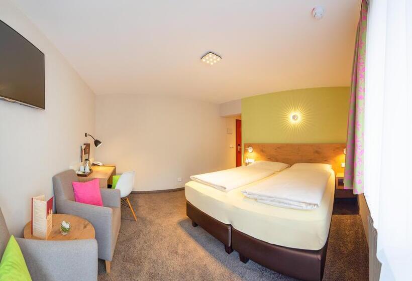 חדר סטנדרט עם מרפסת, Azenberg