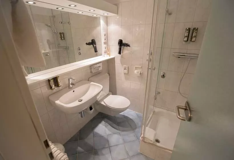 Habitació Clàssica, Azenberg