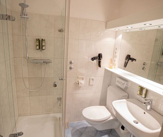 חדר קלאסי, Azenberg