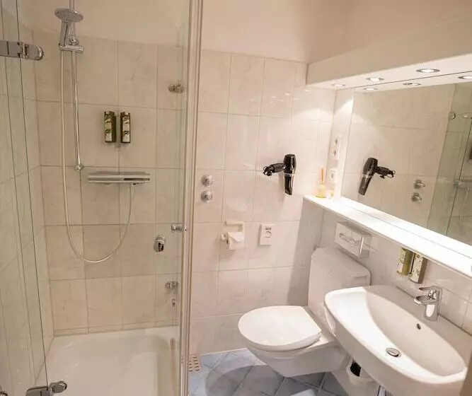 Habitació Clàssica, Azenberg