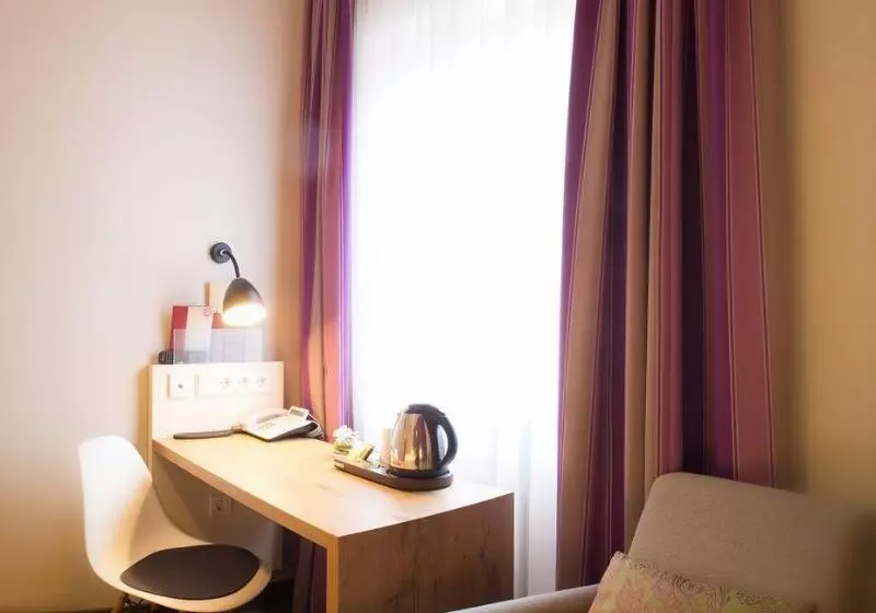Habitació Clàssica, Azenberg