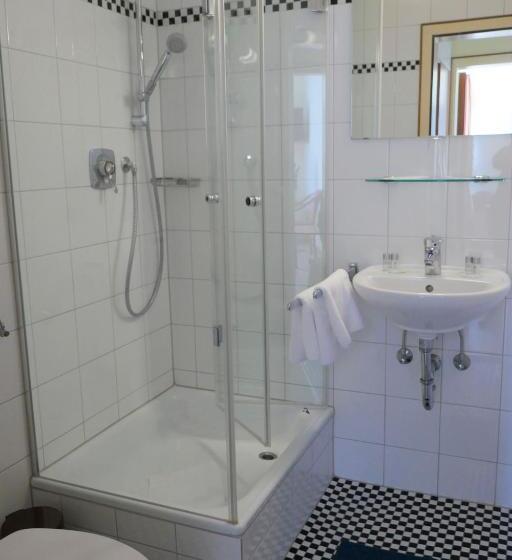 חדר סטנדרט יחיד, Bischoff