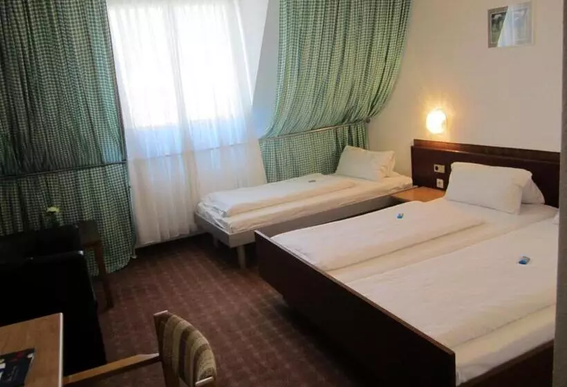 اتاق استاندارد سه نفره, Apart Hotel Deutschmeister