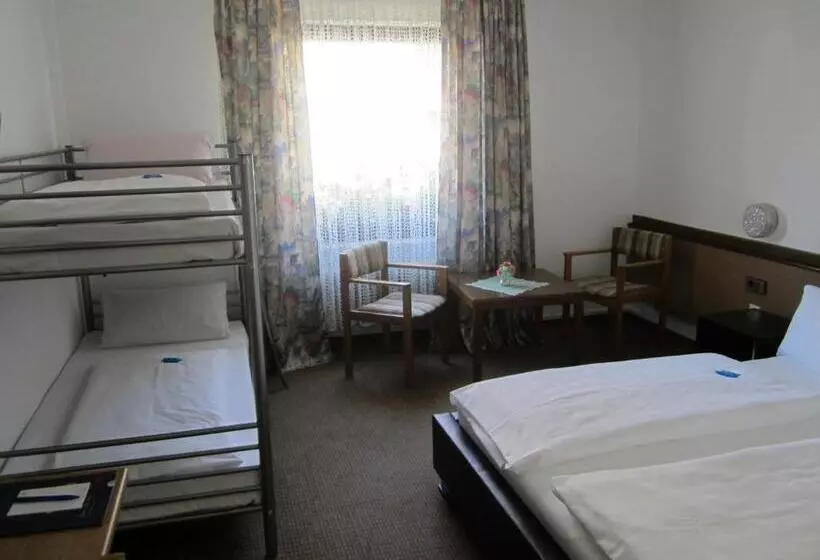 اتاق خانوادگی, Apart Hotel Deutschmeister