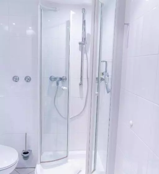 Classic Yhden Hengen Huone, Dom
