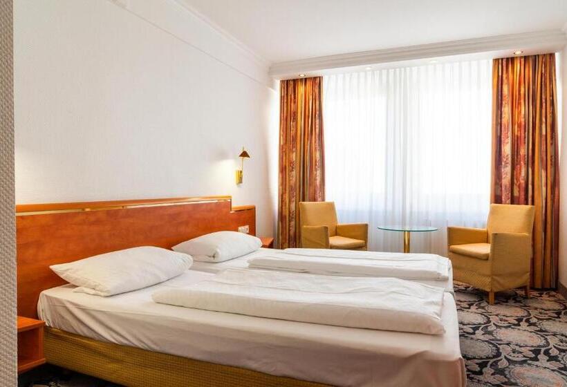 デラックスルーム, Dom