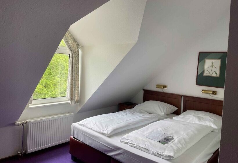 이코노미 룸, Gut Funkenhof