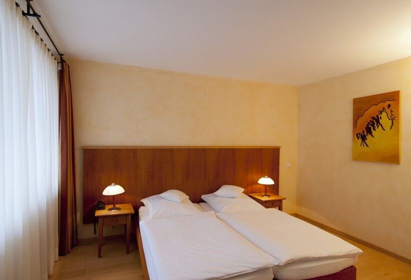 Номер Комфорт, Hardtwald