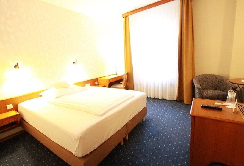 Номер бизнес-класса, Hardtwald