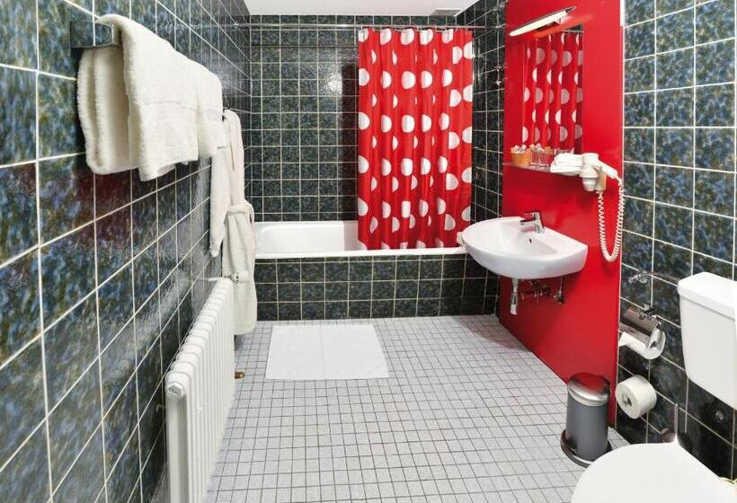 غرفة قياسية ثلاثية, Sauerland Alpin