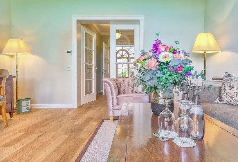 جناح ديلوكس, Wald & Schlosshotel Friedrichsruhe