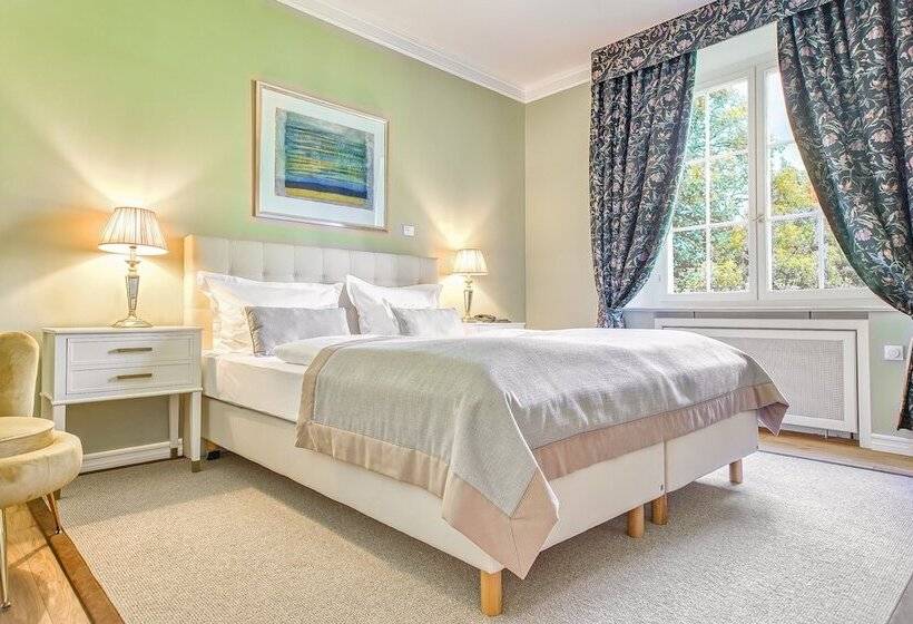 جناح ديلوكس, Wald & Schlosshotel Friedrichsruhe