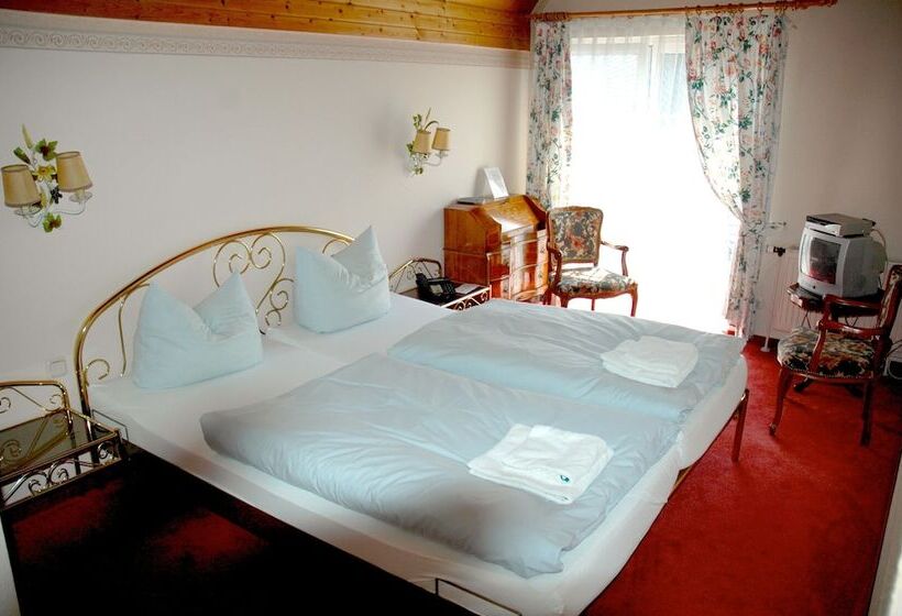 Номер Стандарт, Zum Neuen Schwan