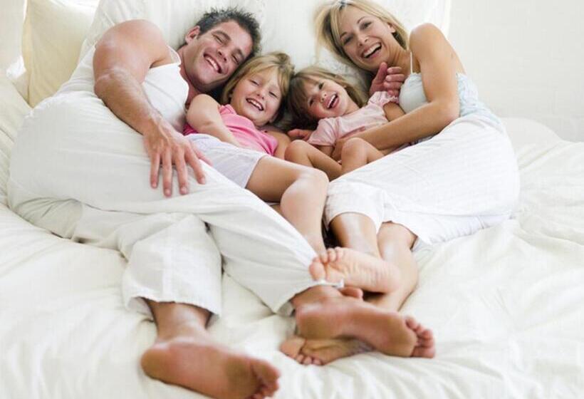 سوییت جونیور, Moselstern Hotel Brixiade &triton