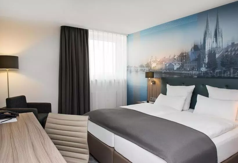 Bisneshuone, Atrium im Park Hotel Regensburg
